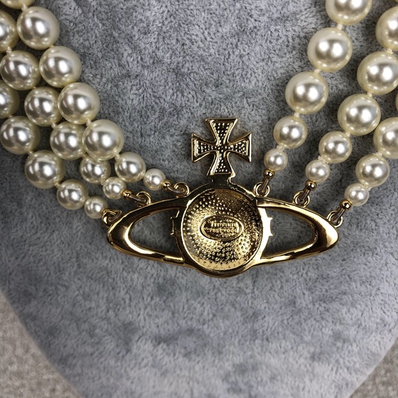Vivienne Westwood Three Row Pearl Bas Relief Choker - Picture 6 of 8
